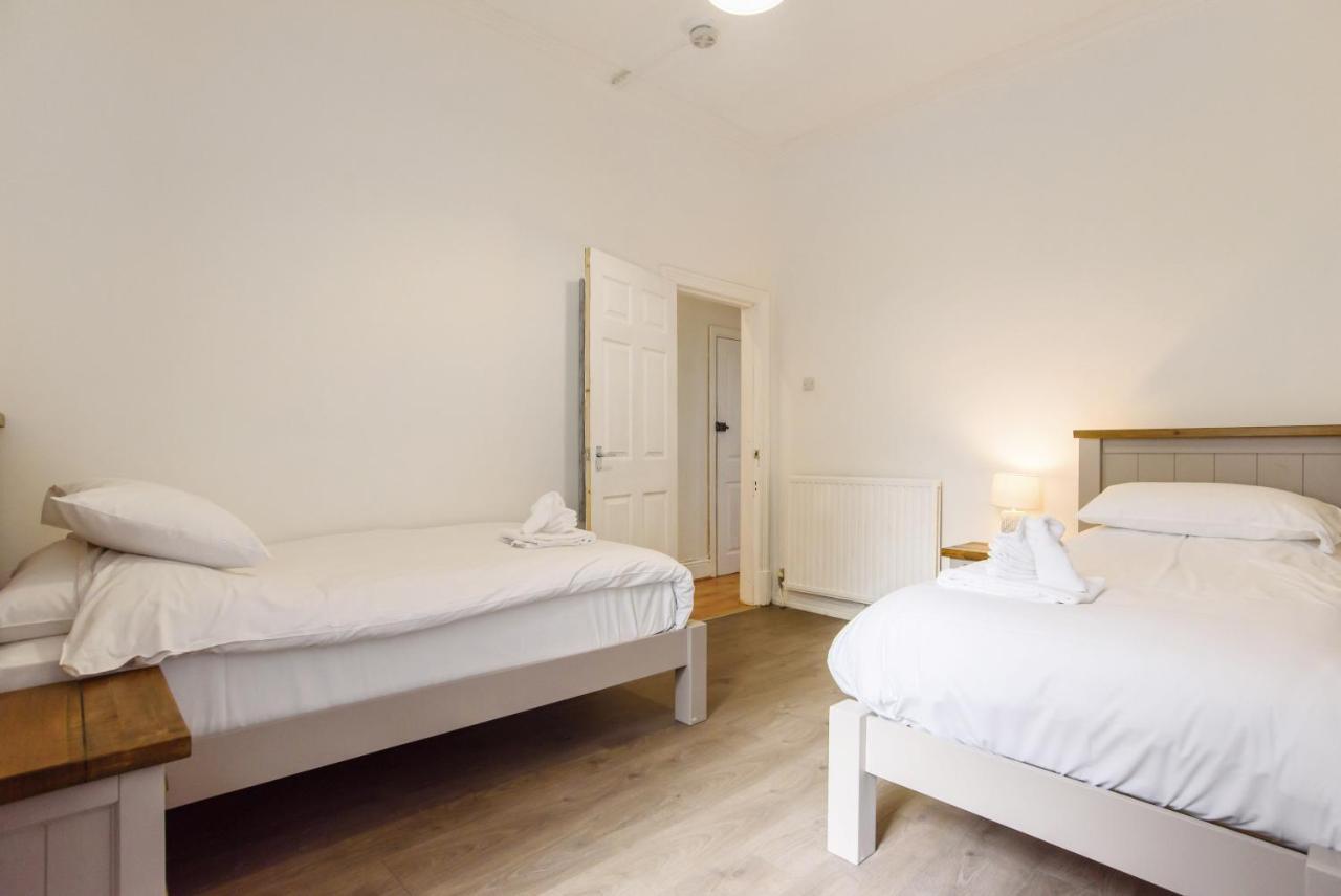 Handpost Lodge Newport  Buitenkant foto