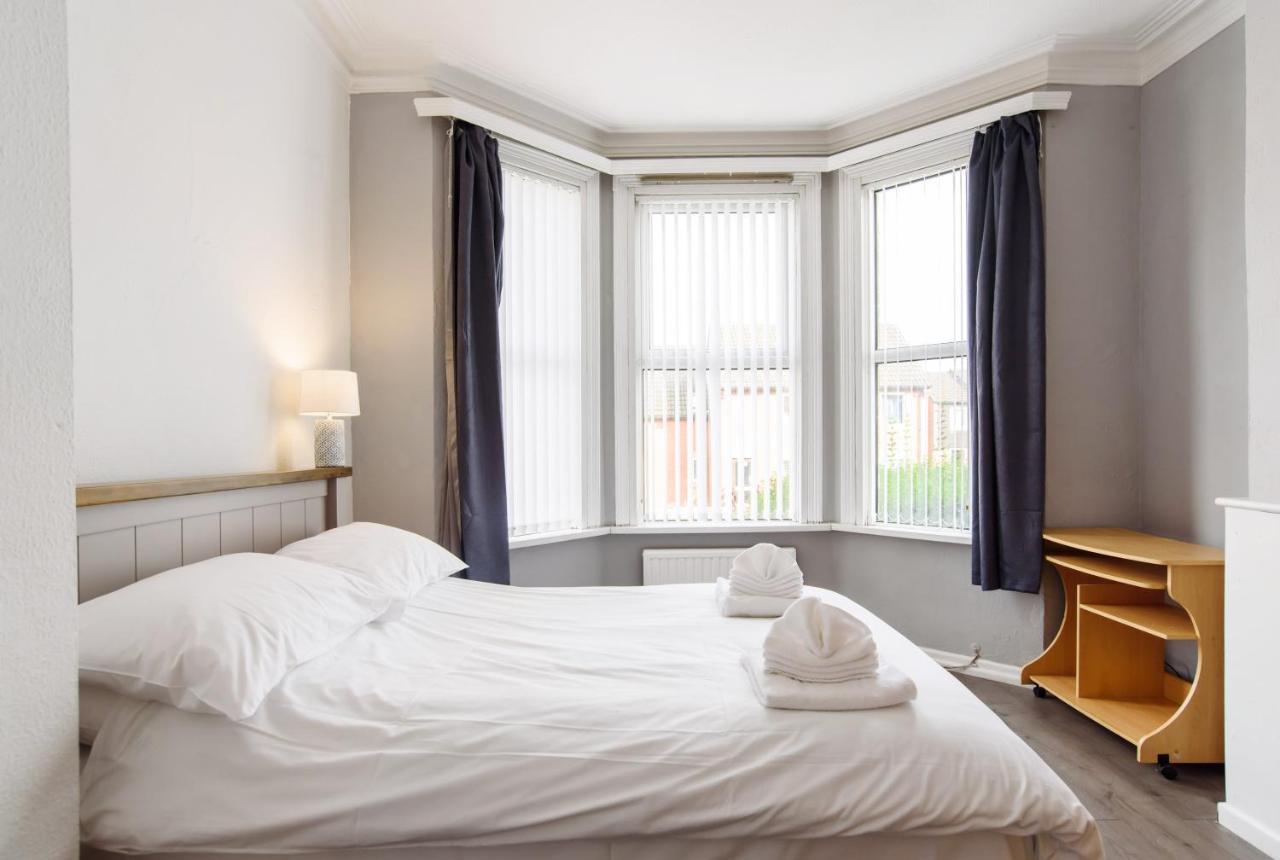Handpost Lodge Newport  Buitenkant foto